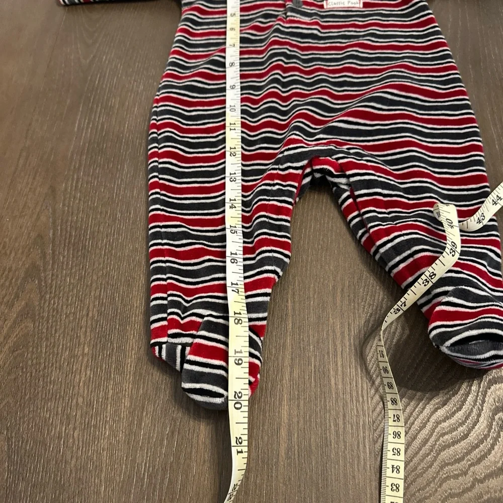 Disney Winnie The Pooh Classic Pooh Sleeper Button Up‎ Velour 3 Months